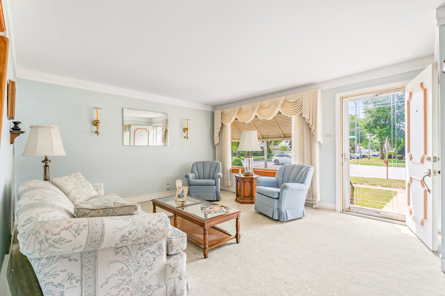 17557 Burnham Avenue, Lansing, IL 60438