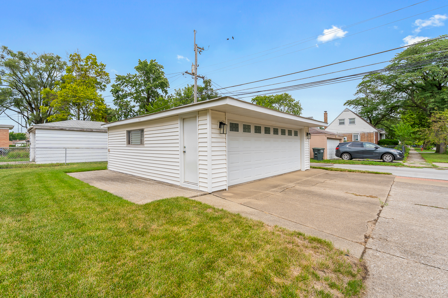 17557 Burnham Avenue, Lansing, IL 60438