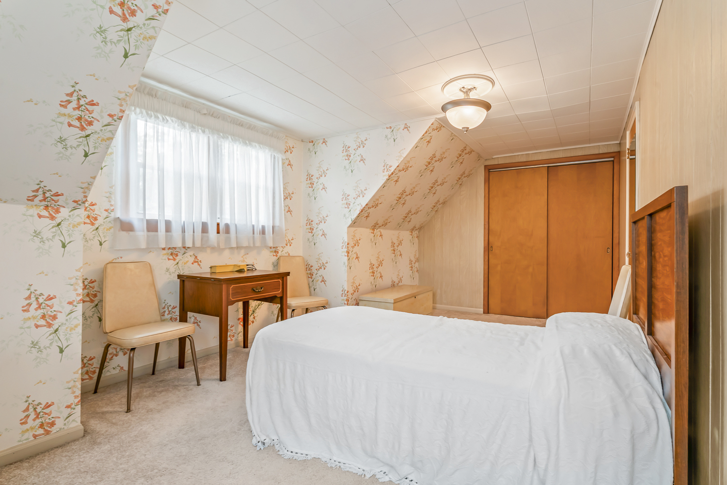 17557 Burnham Avenue, Lansing, IL 60438
