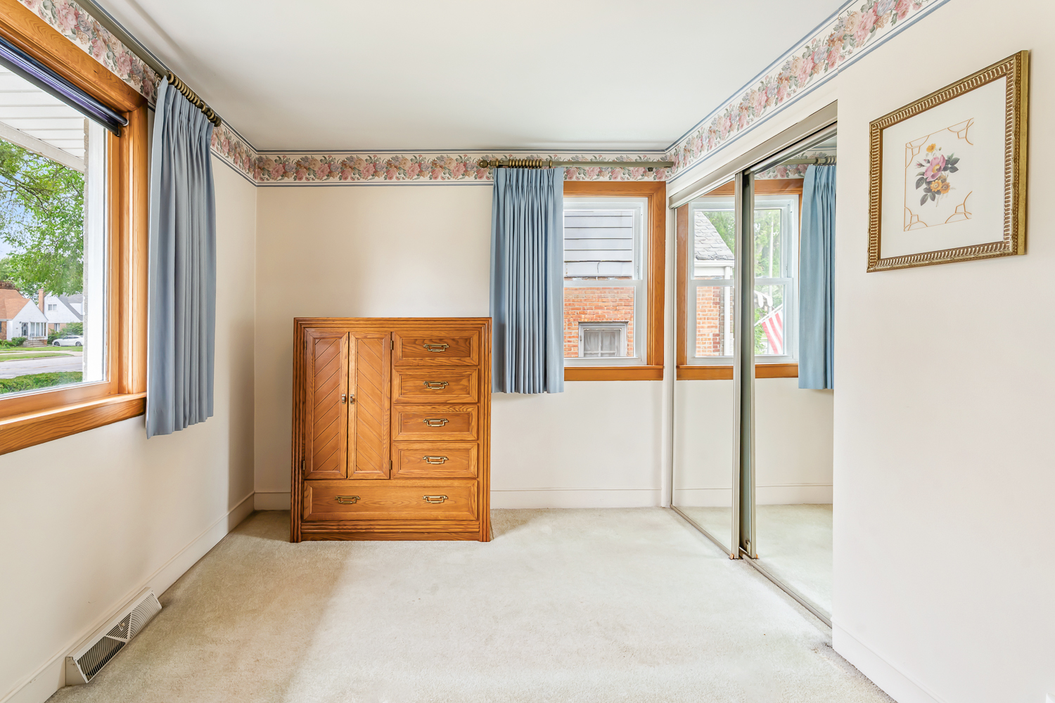 17557 Burnham Avenue, Lansing, IL 60438
