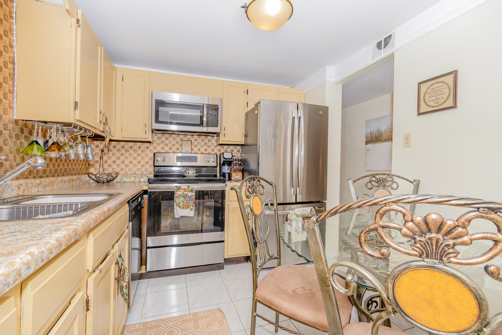 18855 Burnham Avenue #234, Lansing, IL 60438
