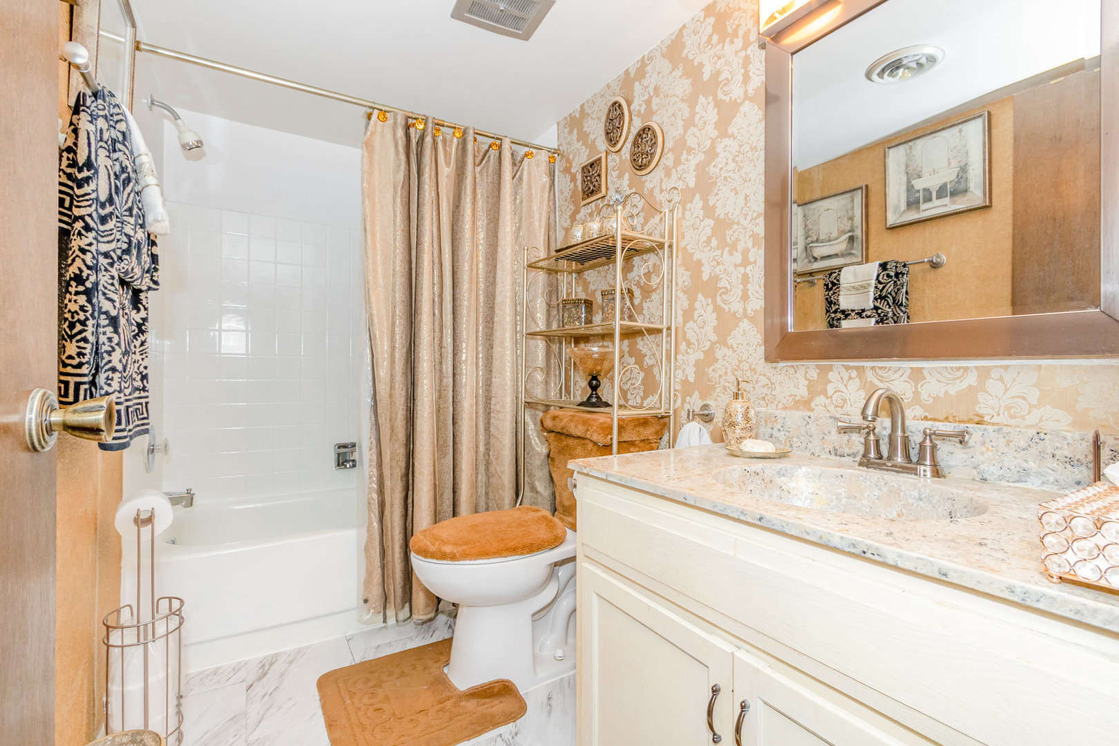 18855 Burnham Avenue #234, Lansing, IL 60438