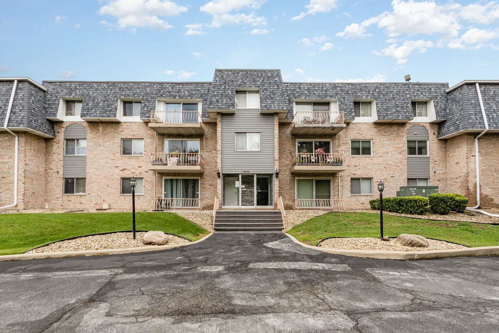 18855 Burnham Avenue #234, Lansing, IL 60438