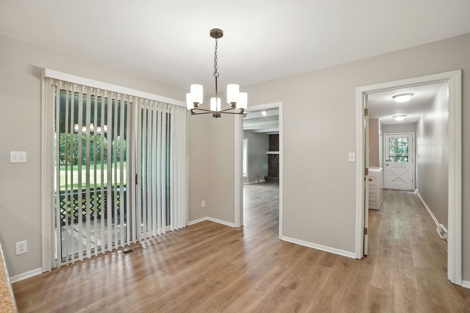 5N400 Fence Rail Court, St. Charles, IL 60175