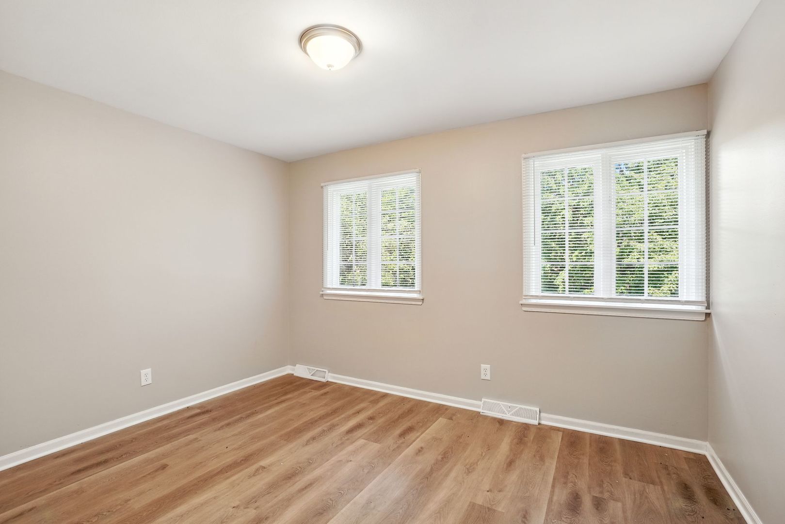 5N400 Fence Rail Court, St. Charles, IL 60175