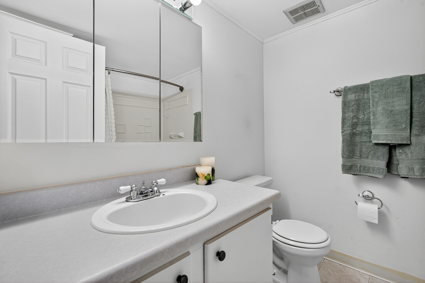 460 N Main Street #N406A, Wauconda, IL 60084