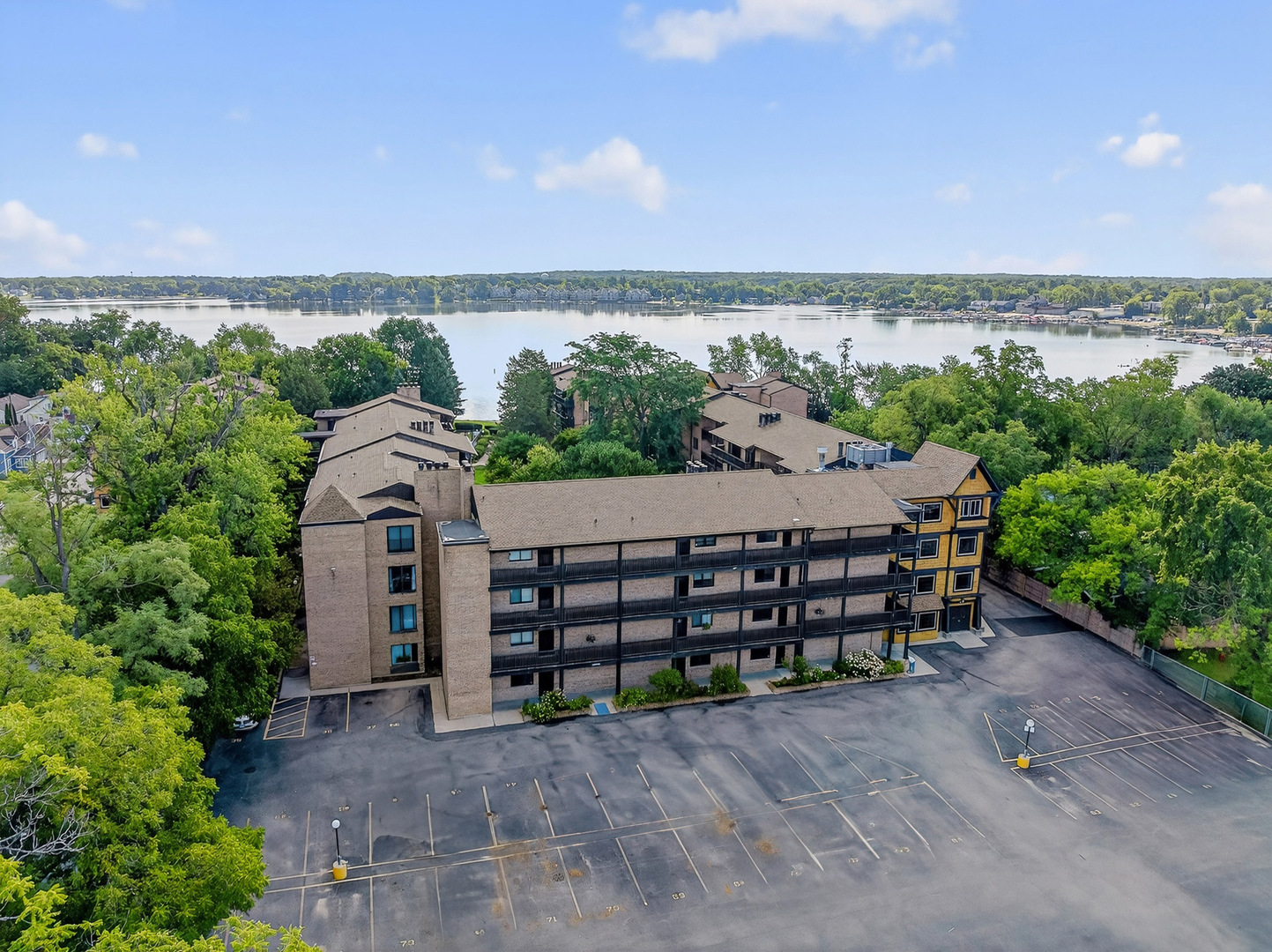 460 N Main Street #N406A, Wauconda, IL 60084
