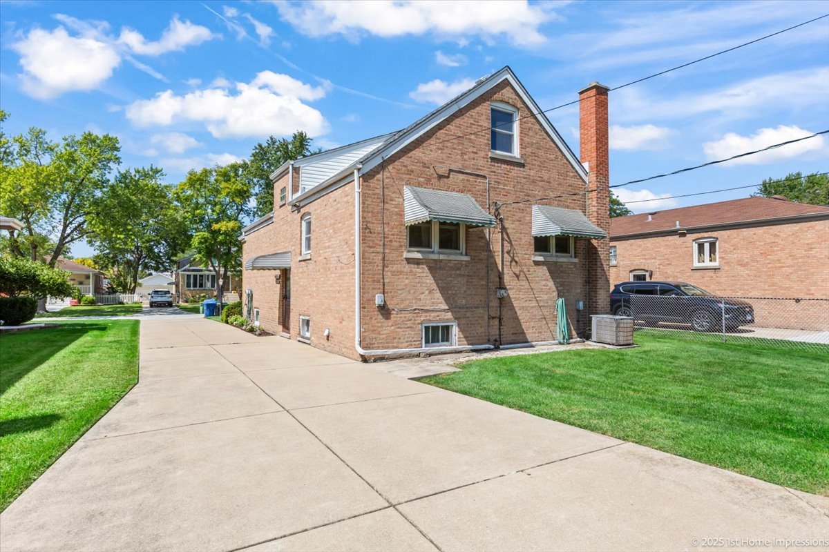 10713 S Kenneth Avenue, Oak Lawn, IL 60453