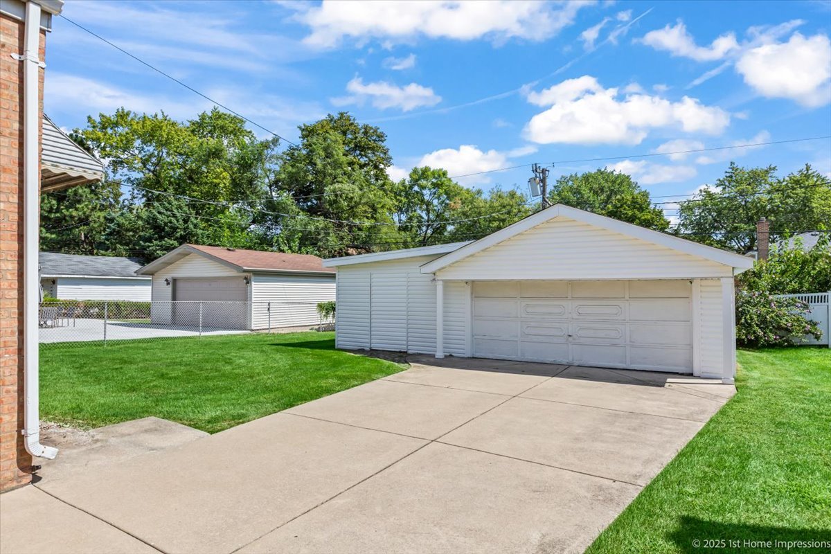 10713 S Kenneth Avenue, Oak Lawn, IL 60453