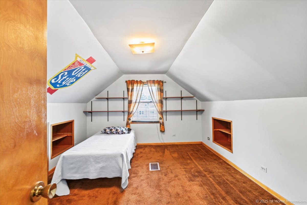 10713 S Kenneth Avenue, Oak Lawn, IL 60453