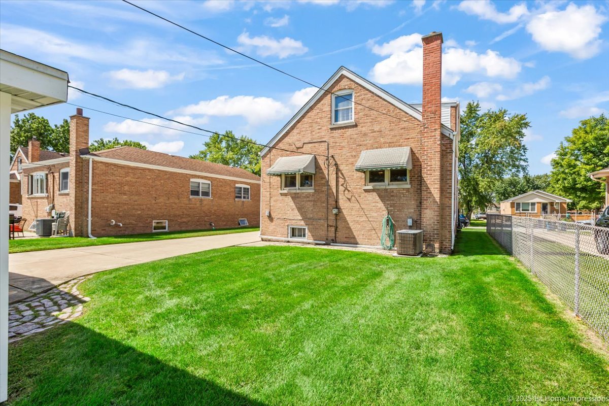 10713 S Kenneth Avenue, Oak Lawn, IL 60453
