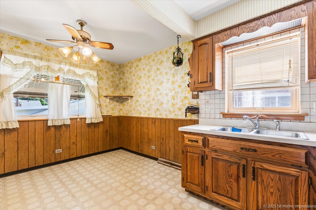 10713 S Kenneth Avenue, Oak Lawn, IL 60453