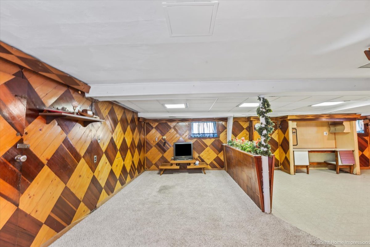 10713 S Kenneth Avenue, Oak Lawn, IL 60453