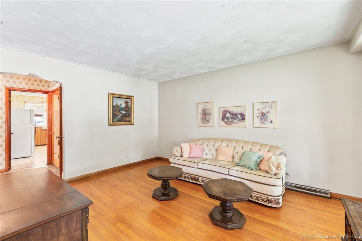 10713 S Kenneth Avenue, Oak Lawn, IL 60453