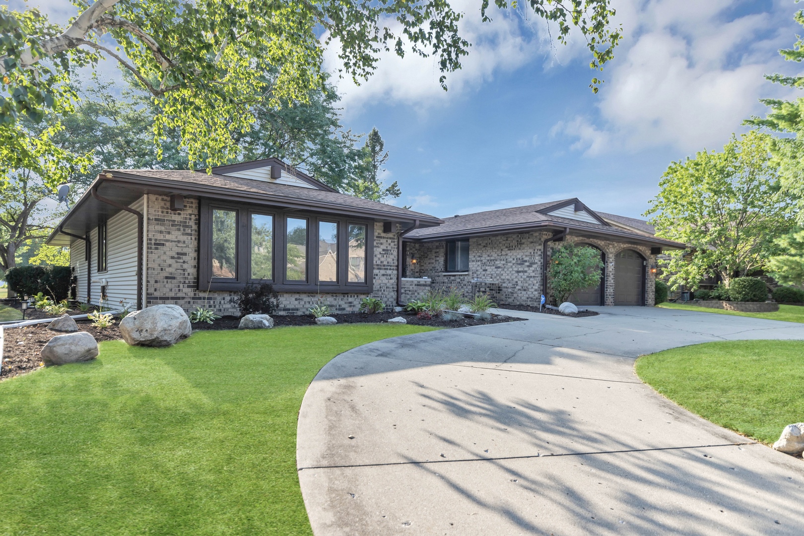 320 Natwick Lane, Schaumburg, IL 60193
