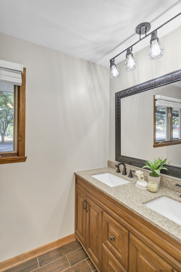 320 Natwick Lane, Schaumburg, IL 60193