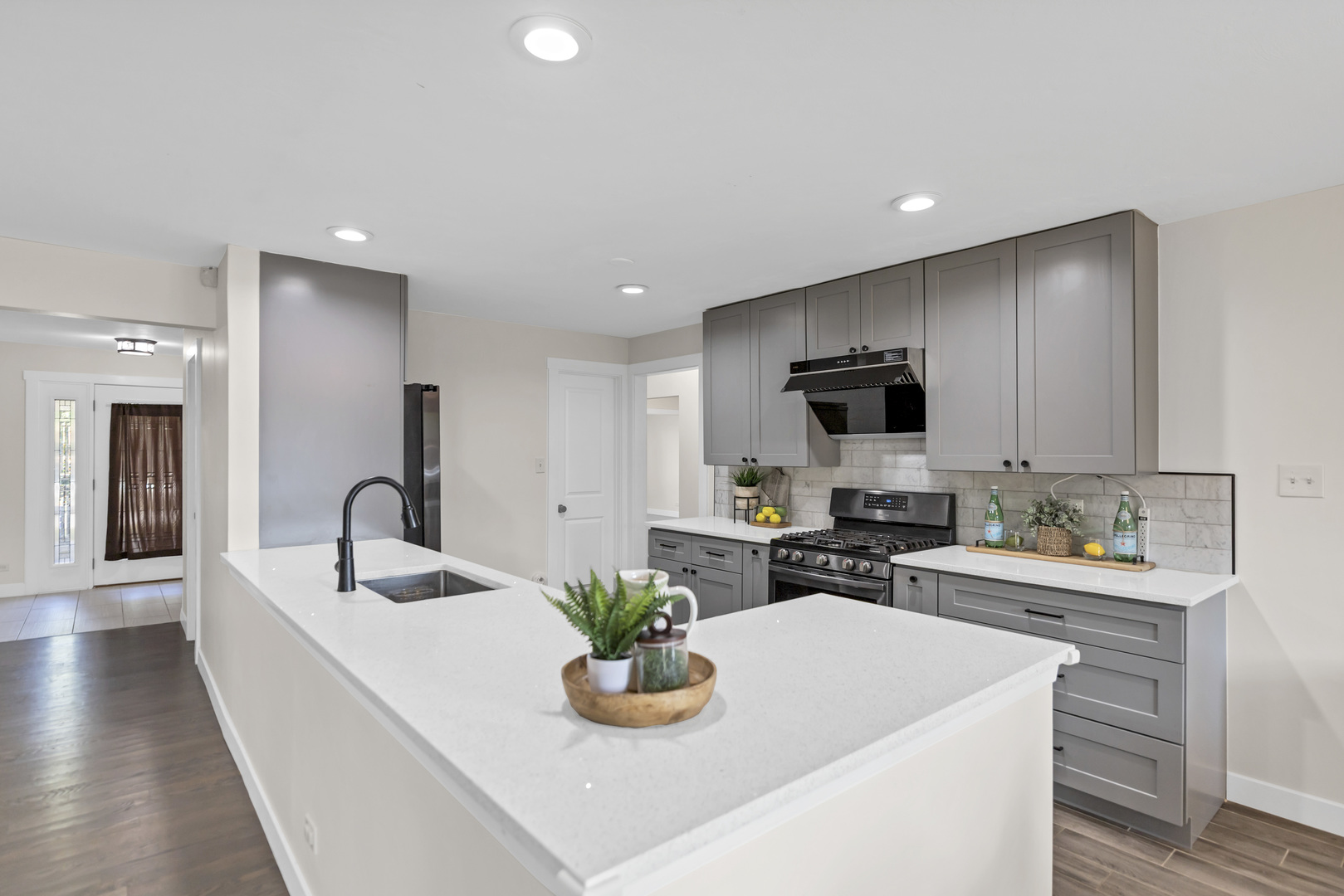 320 Natwick Lane, Schaumburg, IL 60193