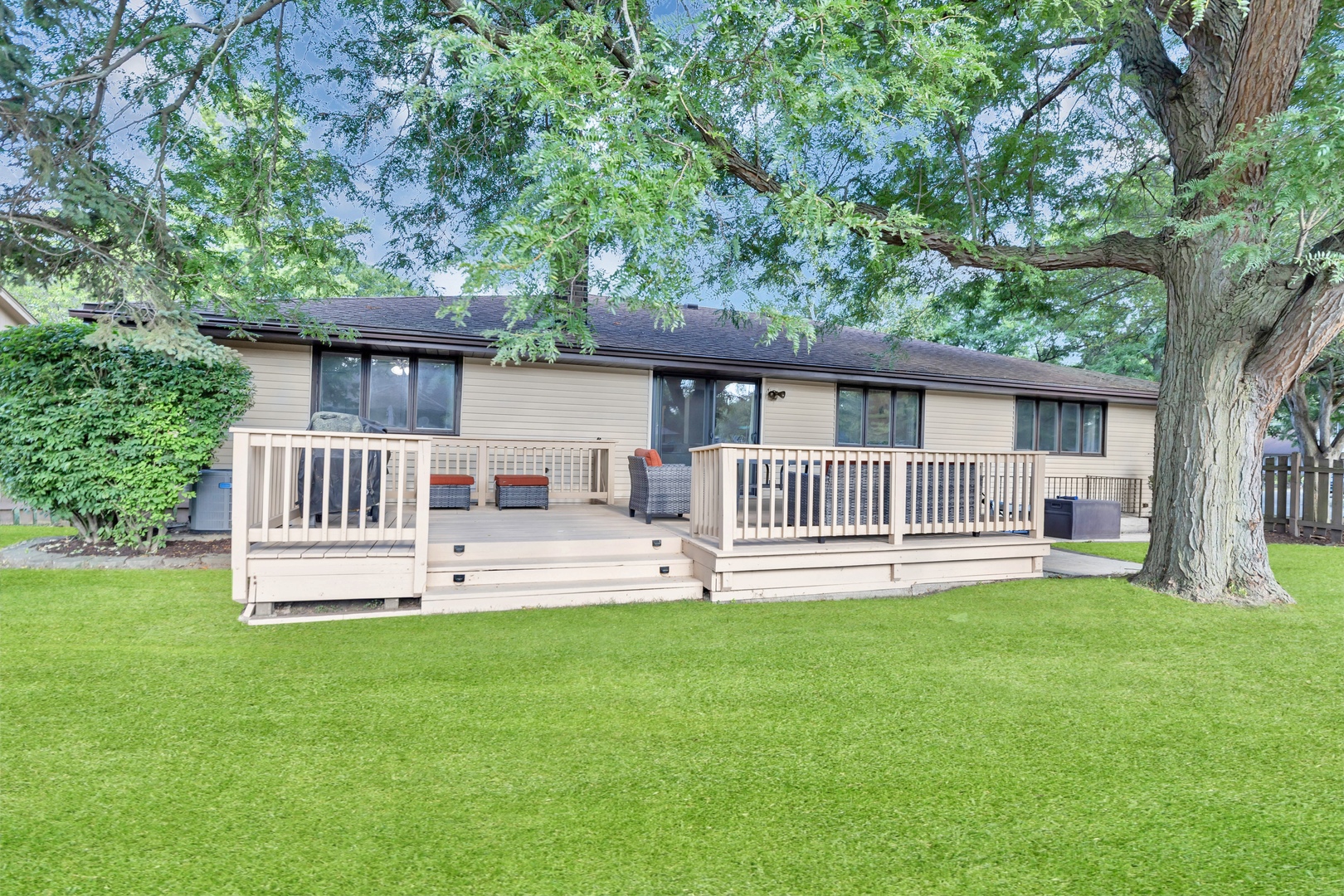 320 Natwick Lane, Schaumburg, IL 60193