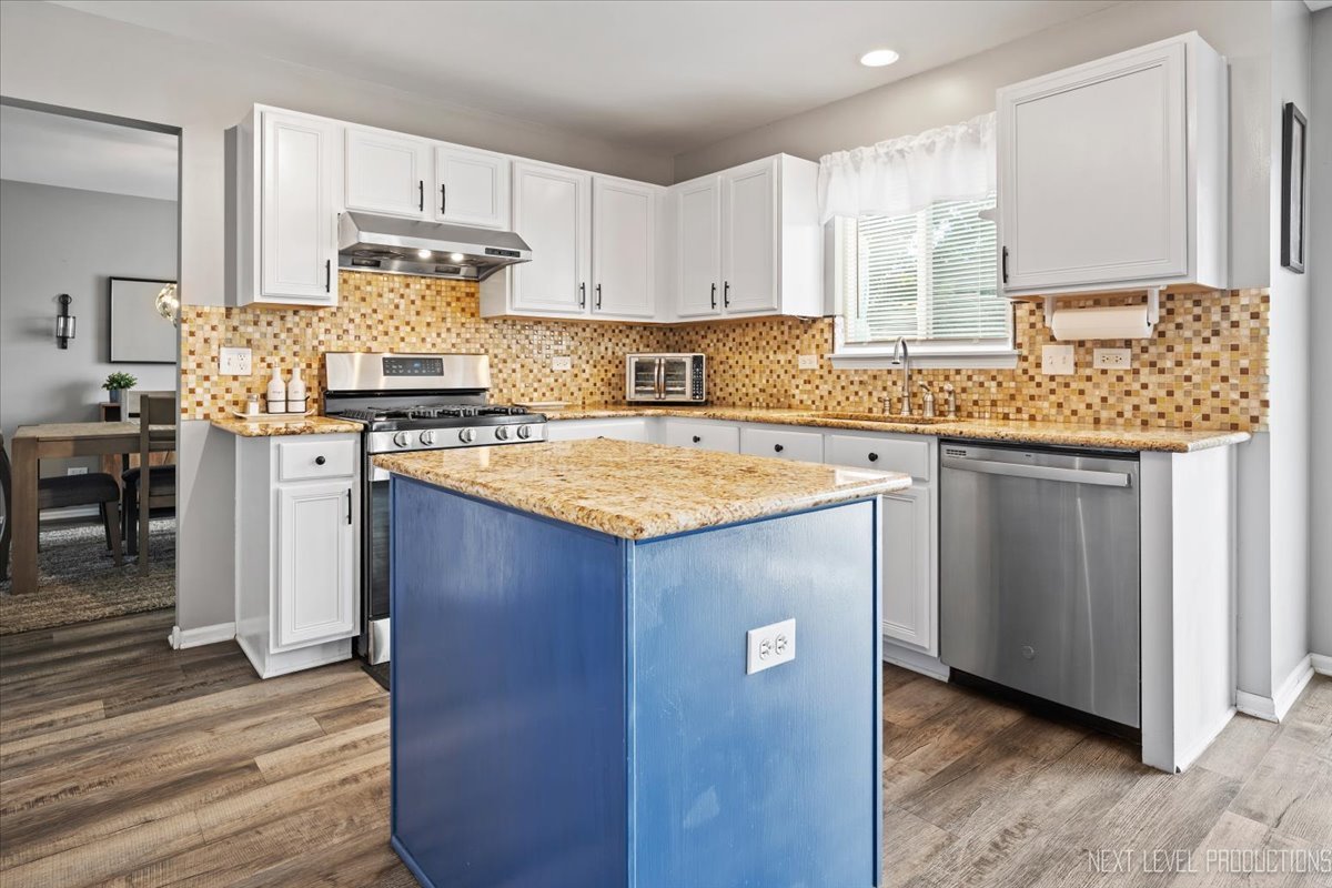 157 N ORCHARD Drive, Bolingbrook, IL 60440