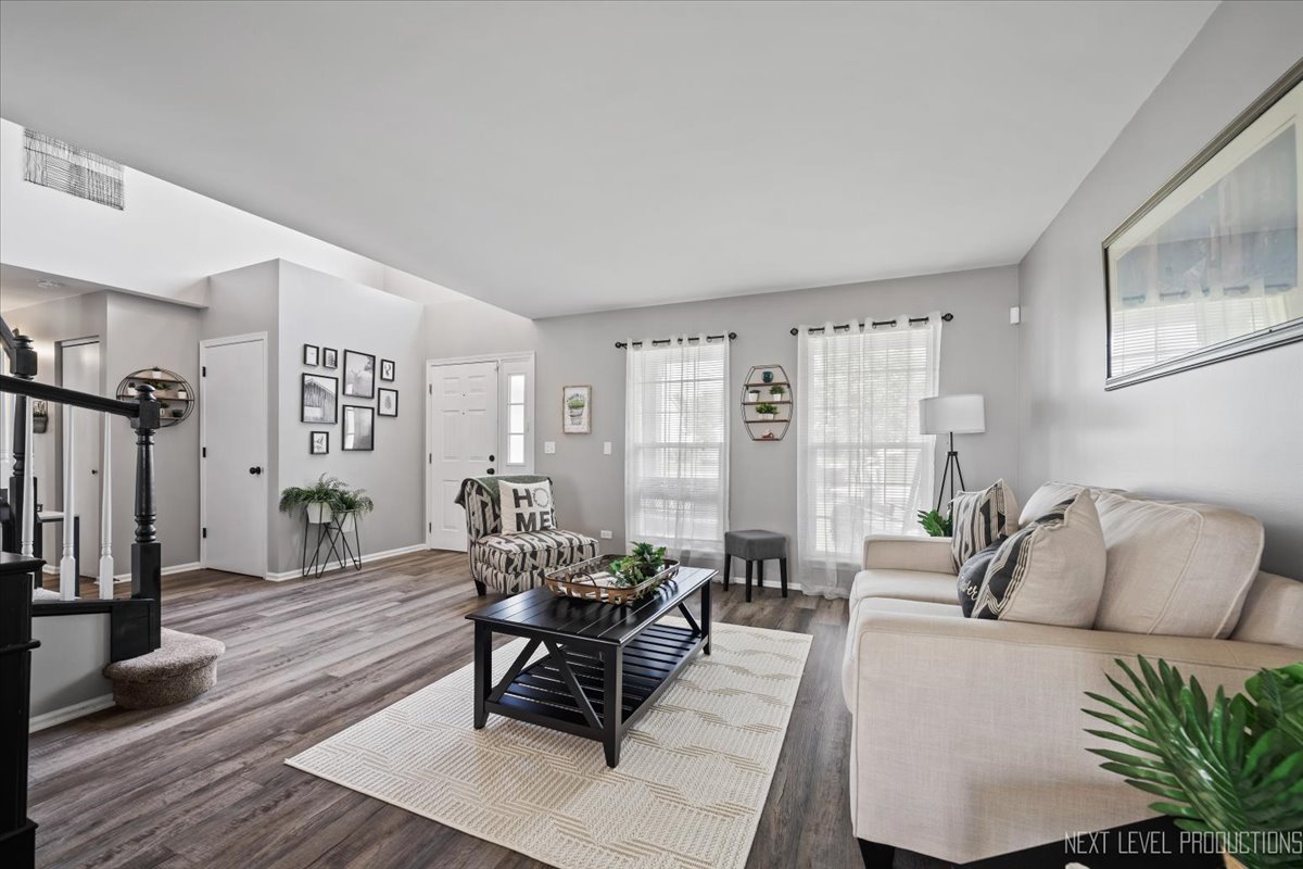 157 N ORCHARD Drive, Bolingbrook, IL 60440