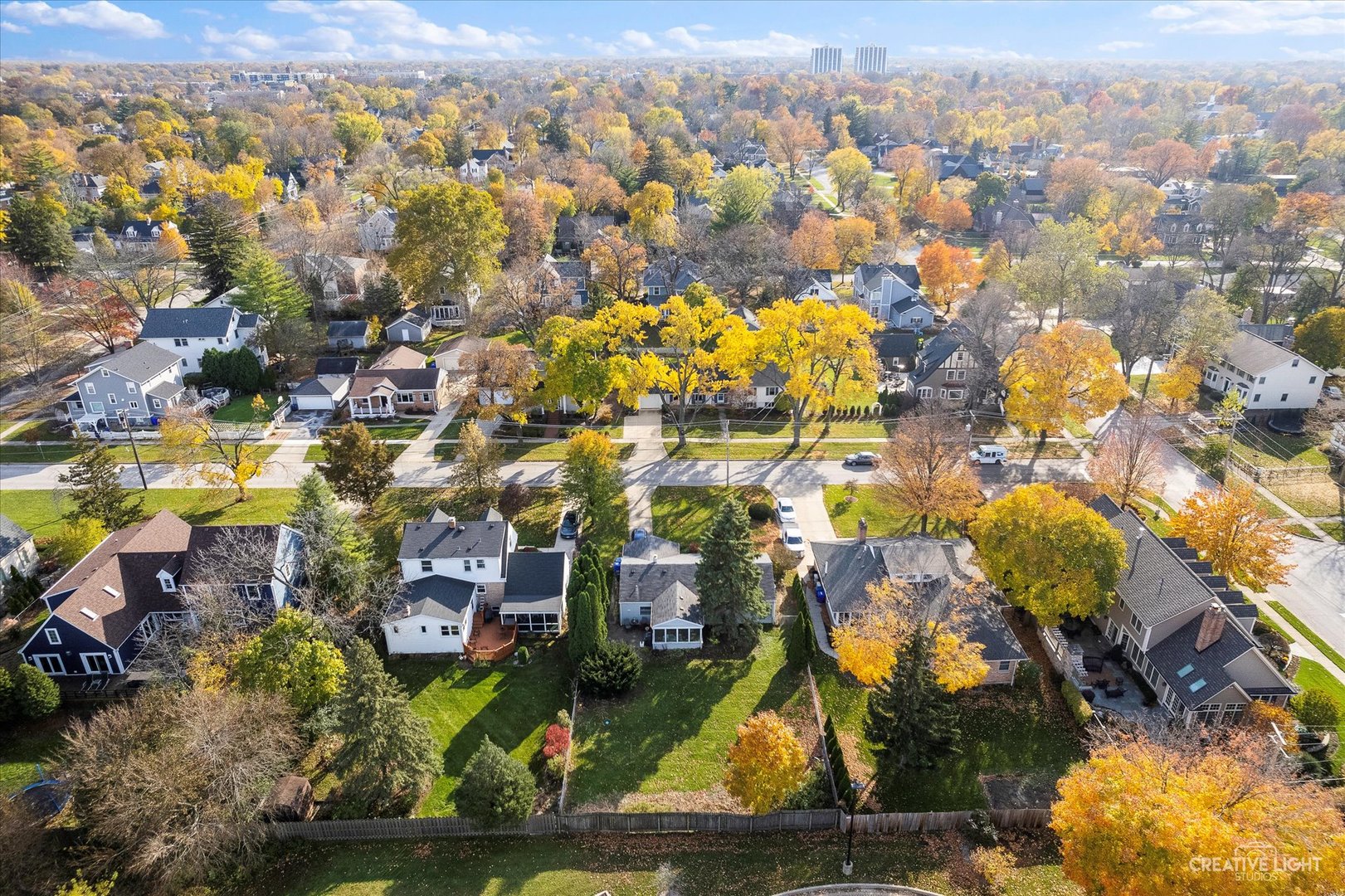 325 W Prairie Avenue, Wheaton, IL 60187