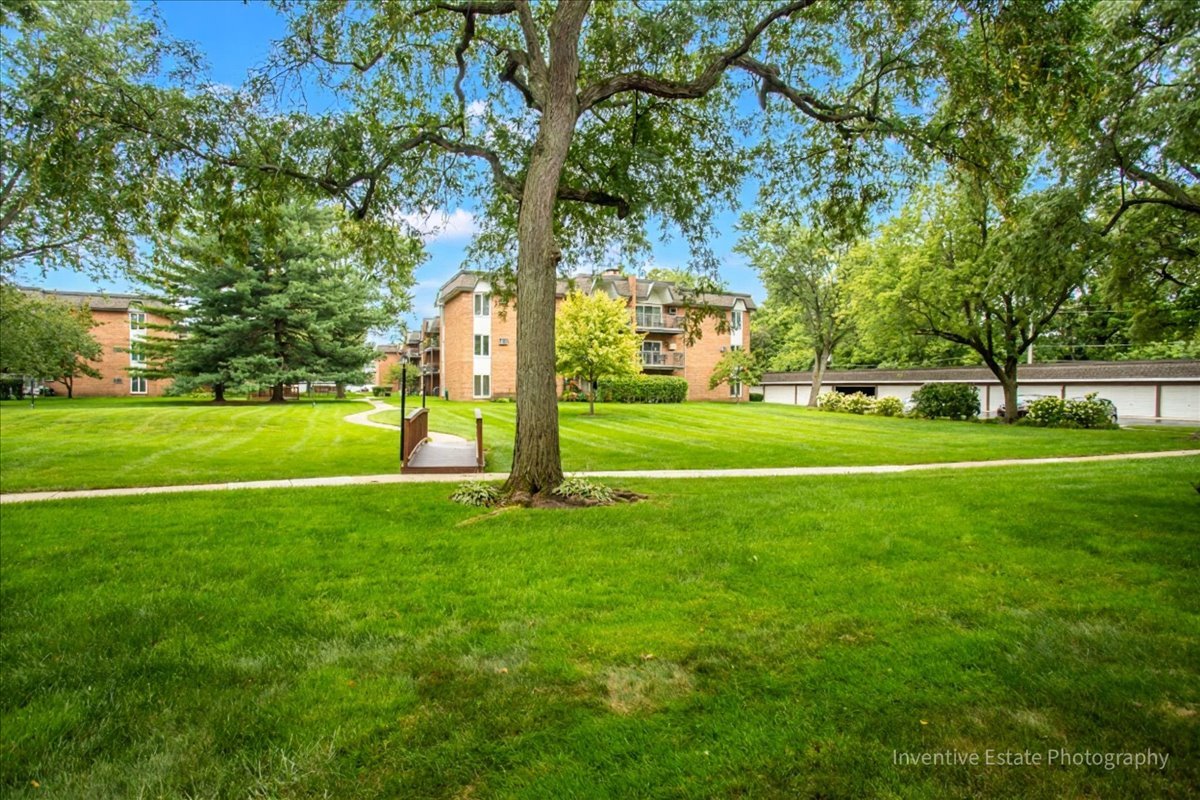 4224 SARATOGA Avenue #J105, Downers Grove, IL 60515