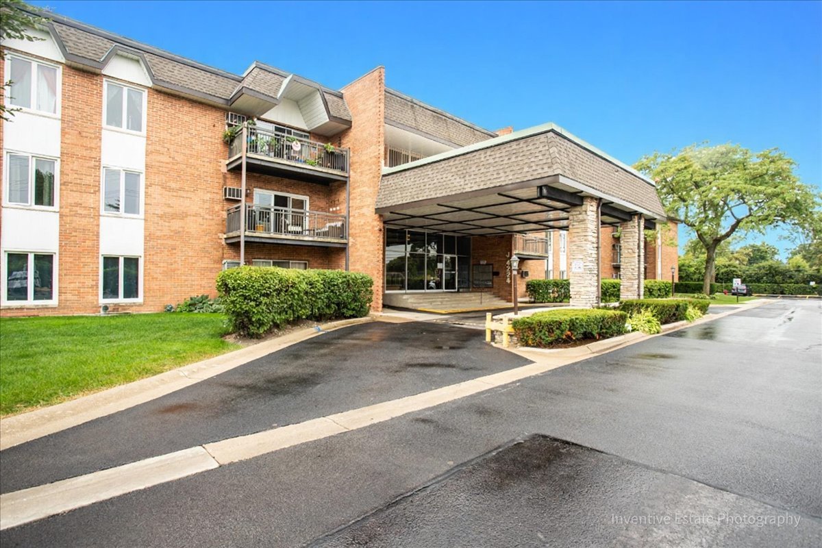 4224 SARATOGA Avenue #J105, Downers Grove, IL 60515