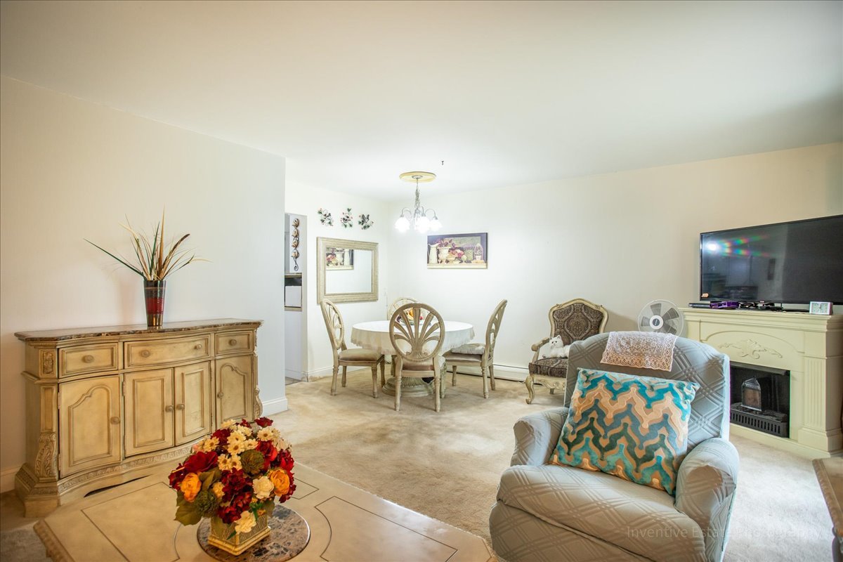 4224 SARATOGA Avenue #J105, Downers Grove, IL 60515