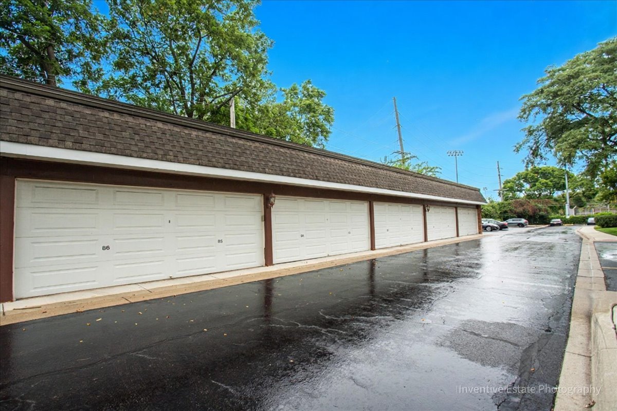 4224 SARATOGA Avenue #J105, Downers Grove, IL 60515