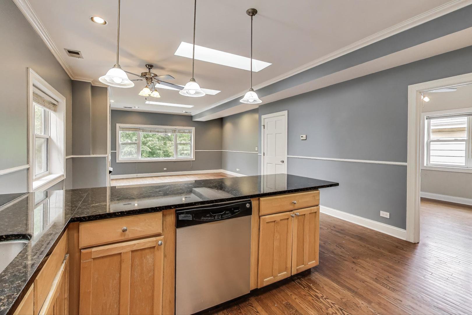 5054 N Albany Avenue, Chicago, IL 60625