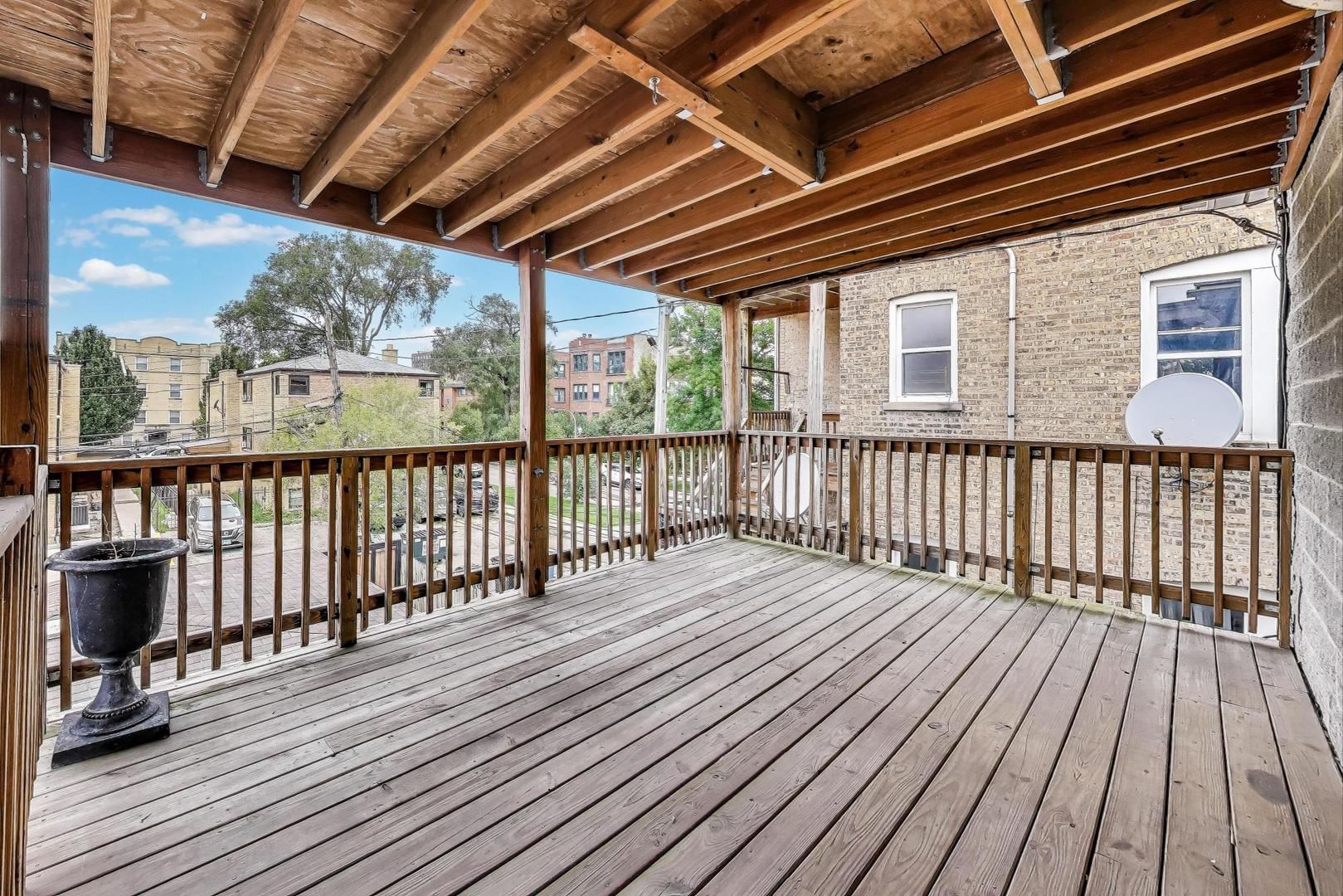 5054 N Albany Avenue, Chicago, IL 60625