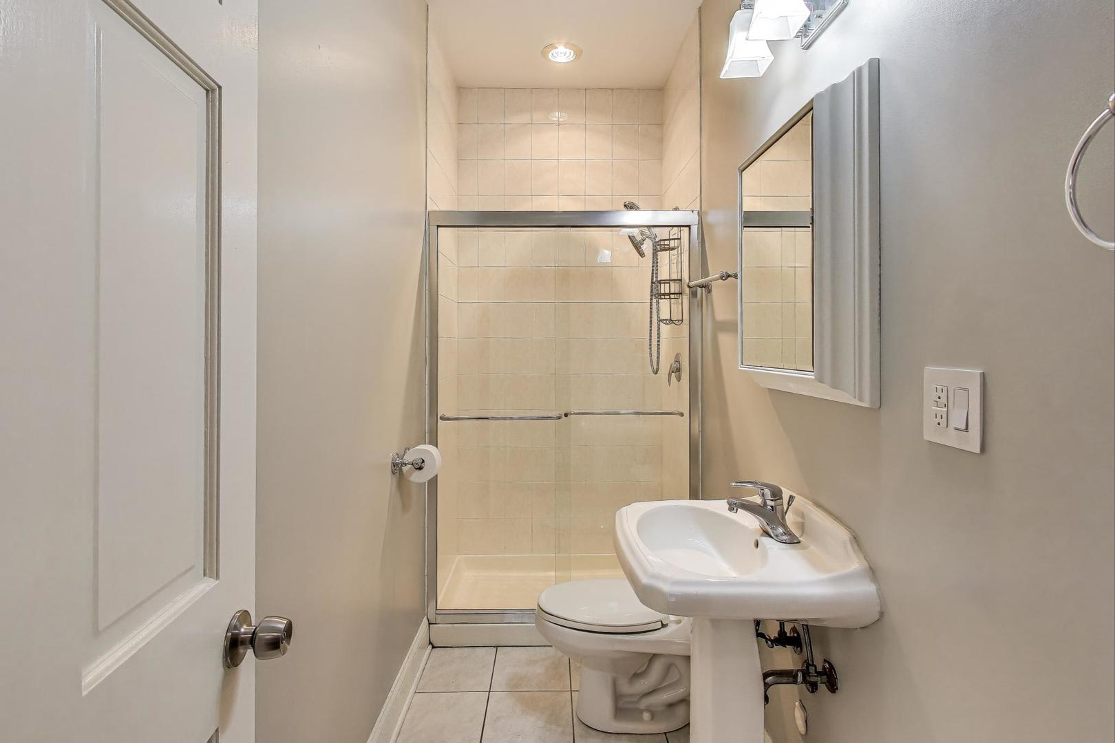 5054 N Albany Avenue, Chicago, IL 60625