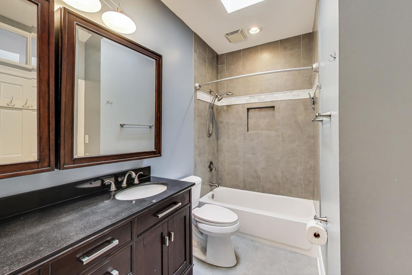 5054 N Albany Avenue, Chicago, IL 60625