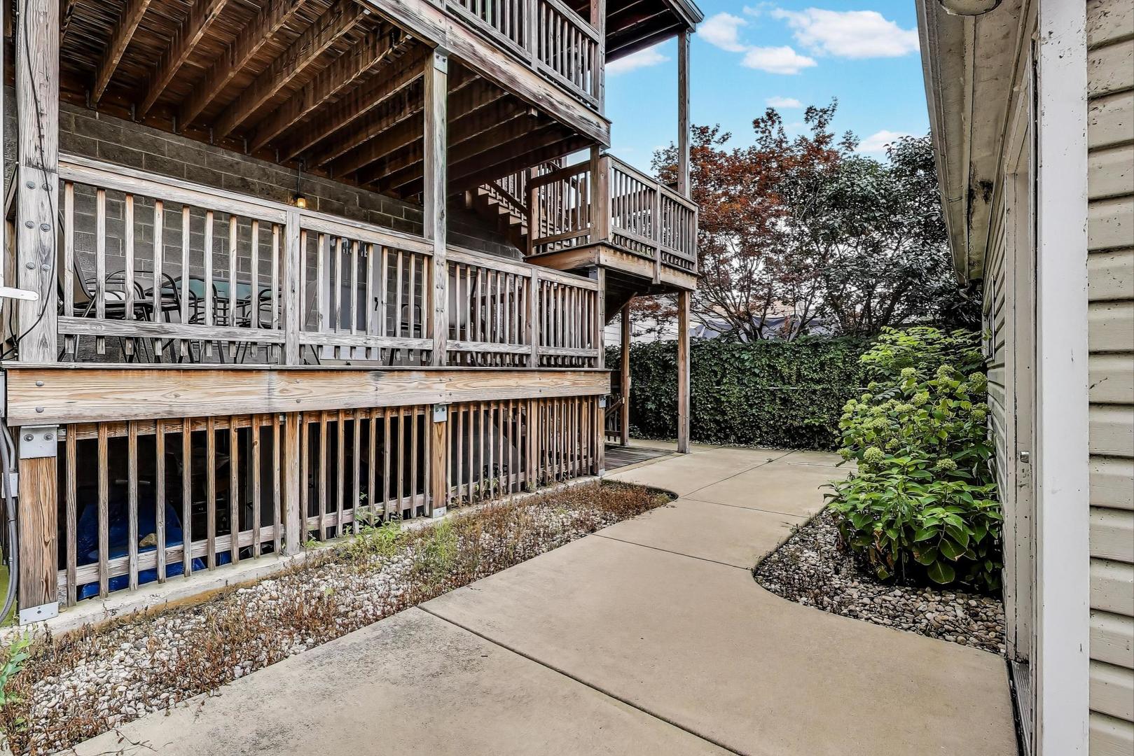 5054 N Albany Avenue, Chicago, IL 60625