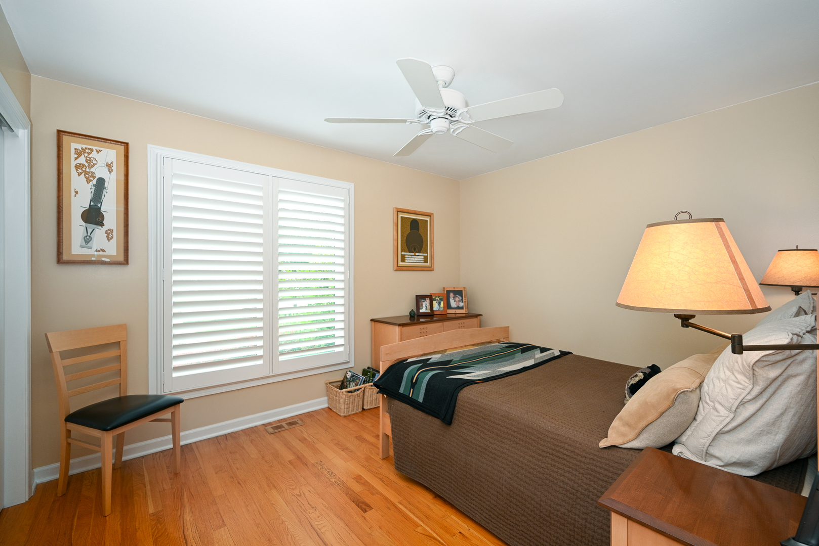 187 E Thompson Drive, Wheaton, IL 60189