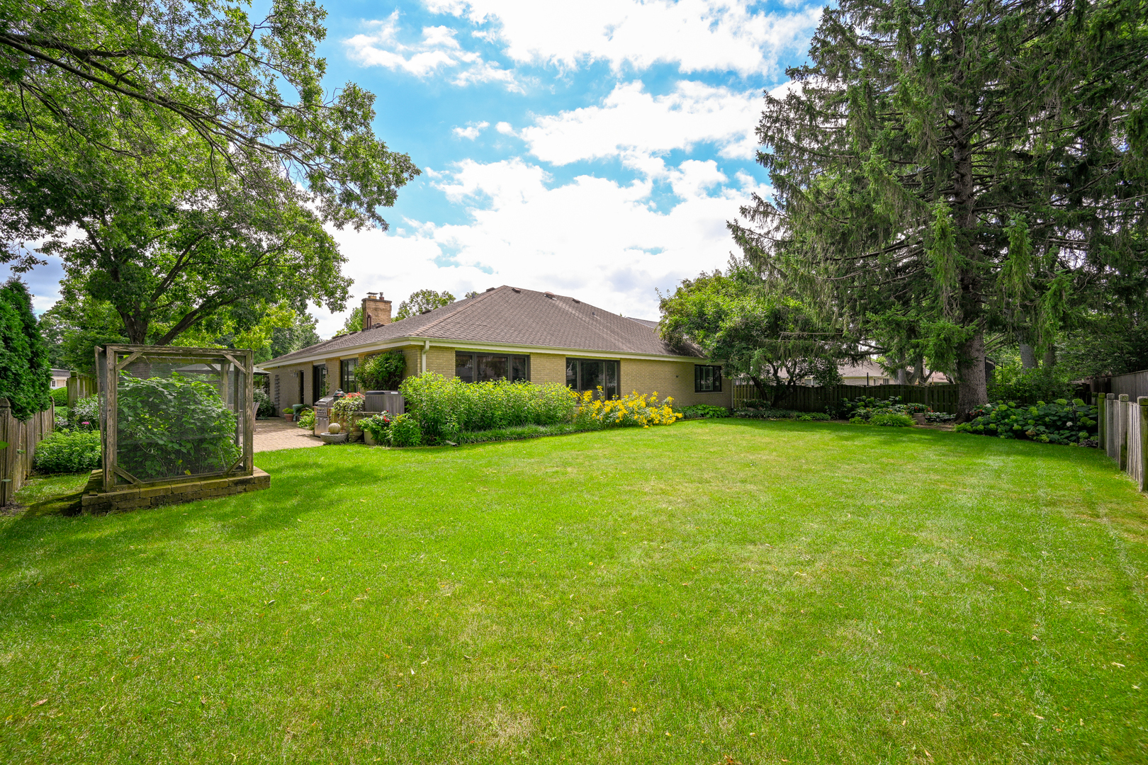 187 E Thompson Drive, Wheaton, IL 60189