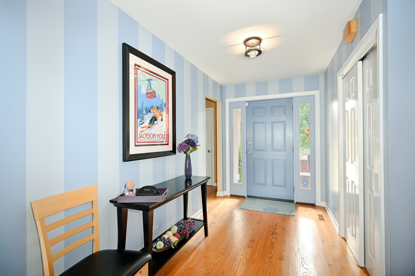 187 E Thompson Drive, Wheaton, IL 60189