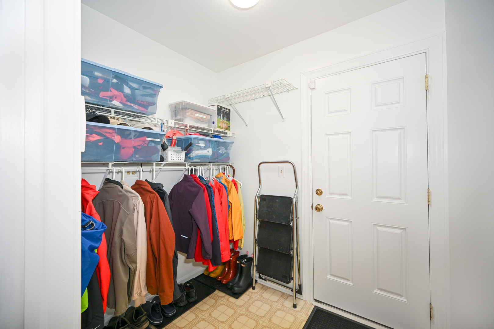 187 E Thompson Drive, Wheaton, IL 60189