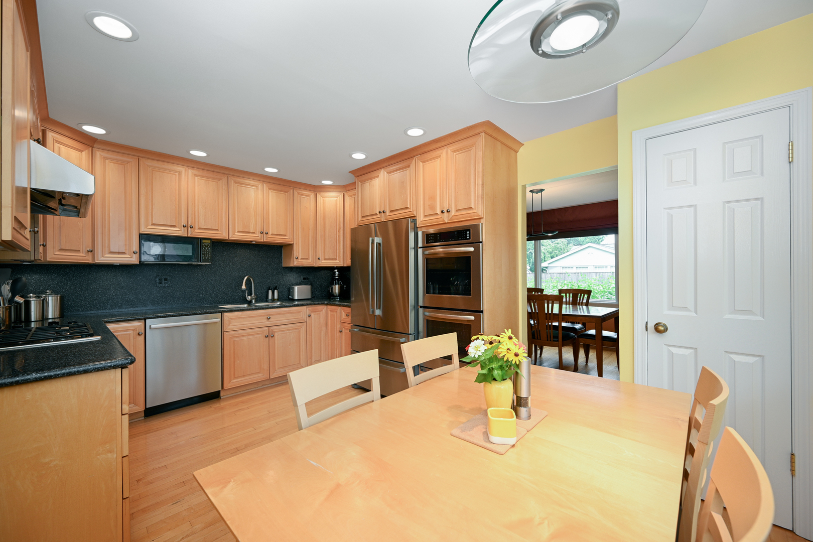 187 E Thompson Drive, Wheaton, IL 60189