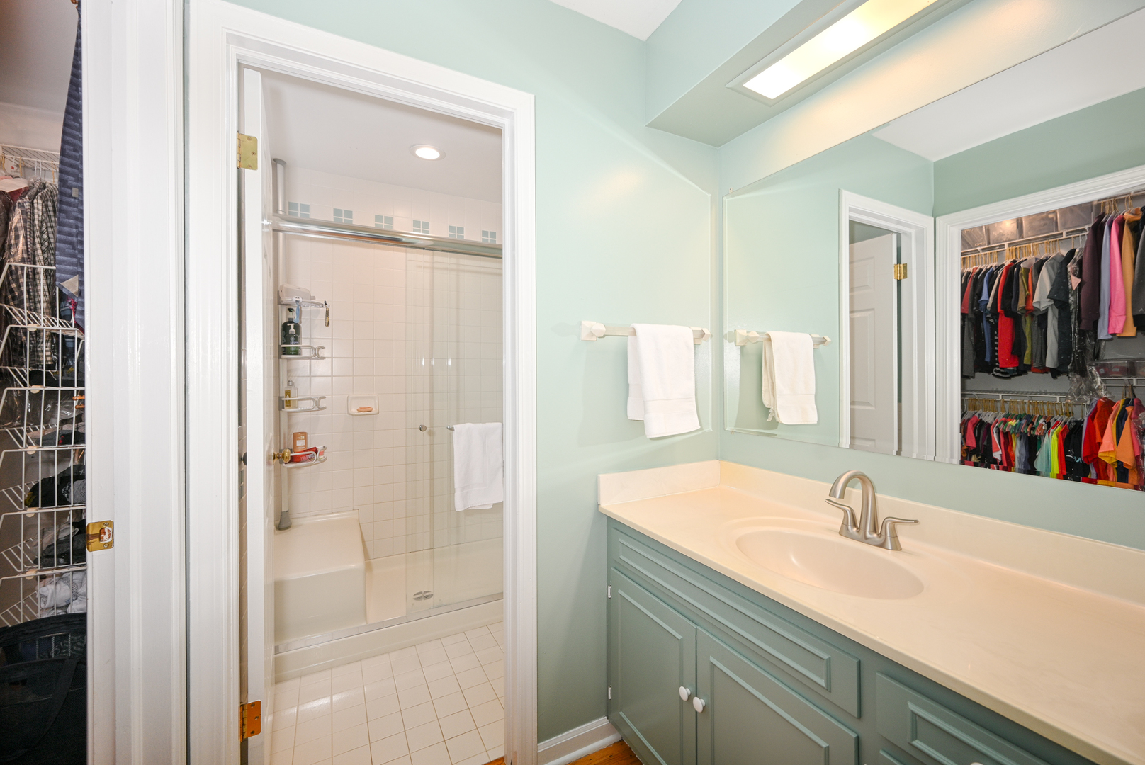 187 E Thompson Drive, Wheaton, IL 60189