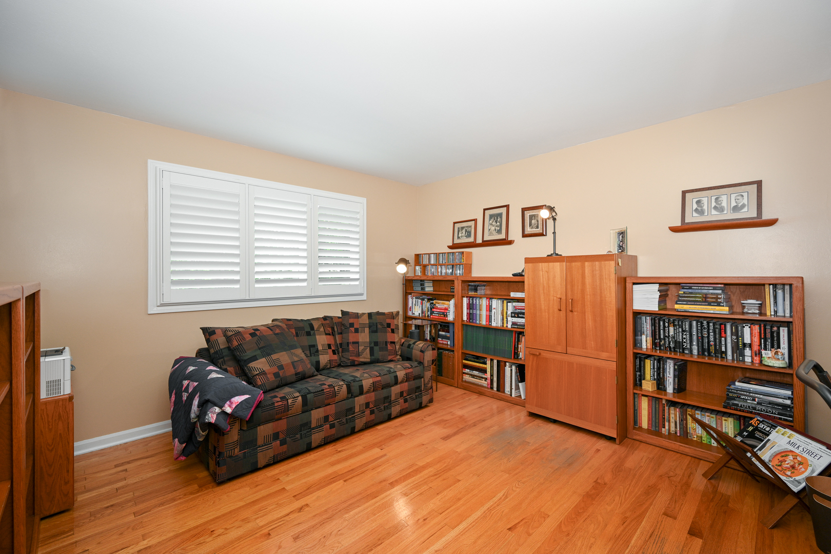 187 E Thompson Drive, Wheaton, IL 60189