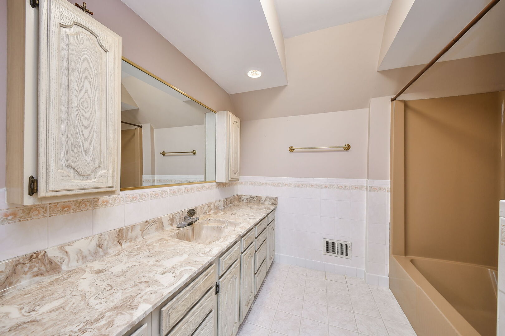 27W376 Hoy Road, Warrenville, IL 60555