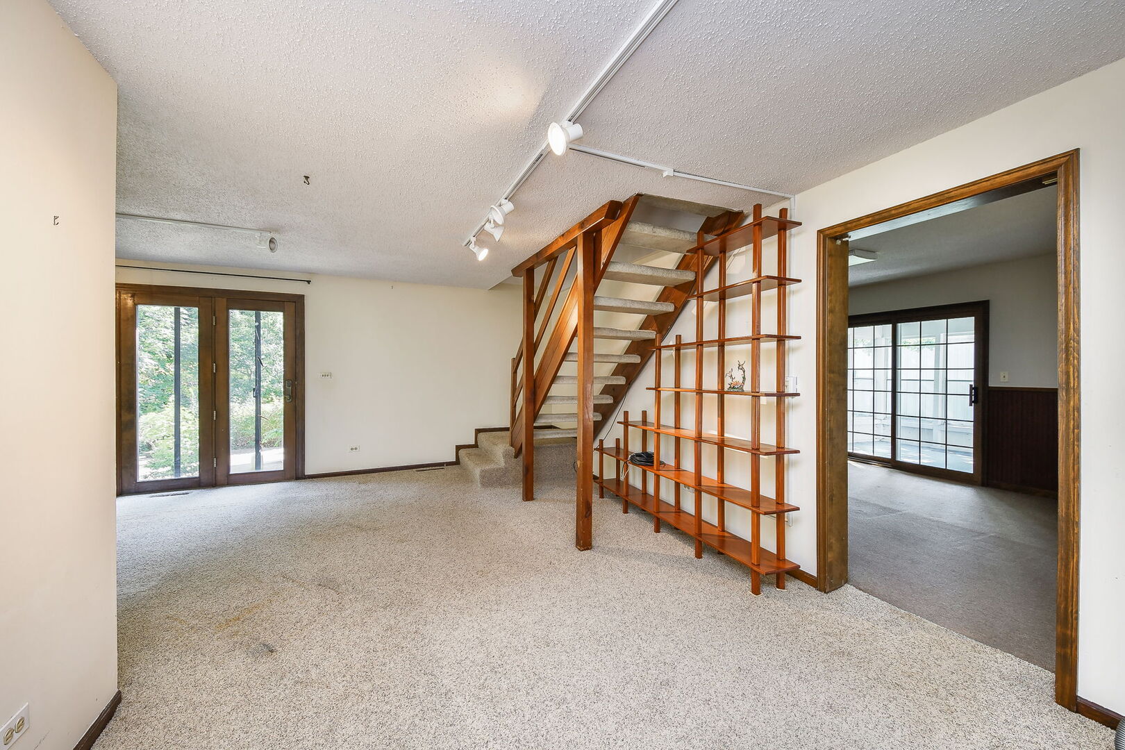 27W376 Hoy Road, Warrenville, IL 60555