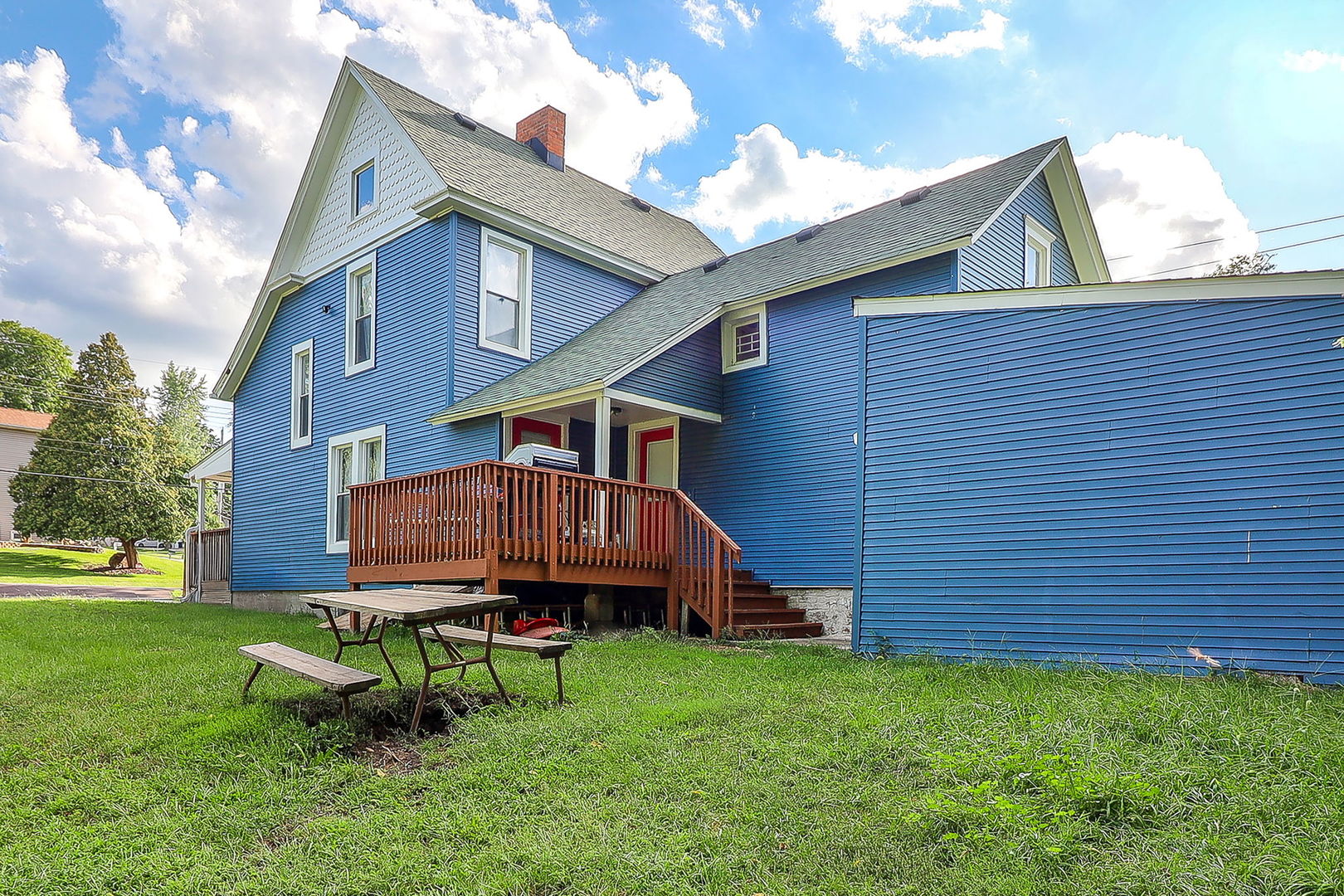 301 E Van Emmon Street, Yorkville, IL 60560