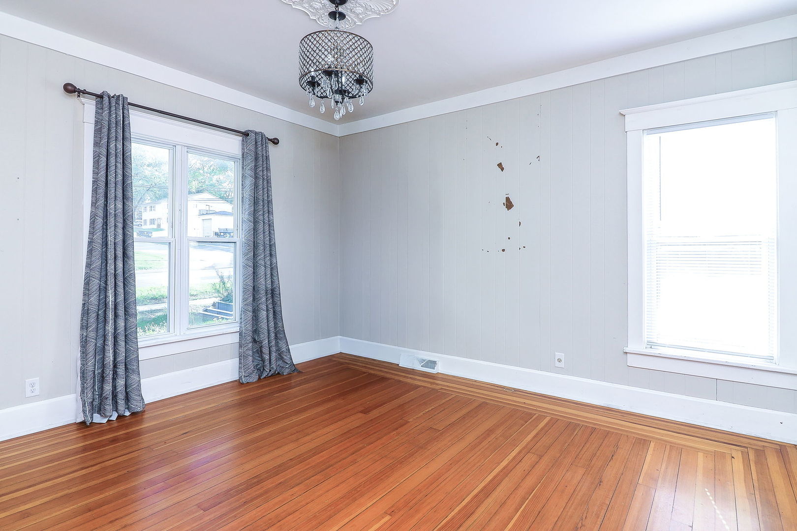 301 E Van Emmon Street, Yorkville, IL 60560