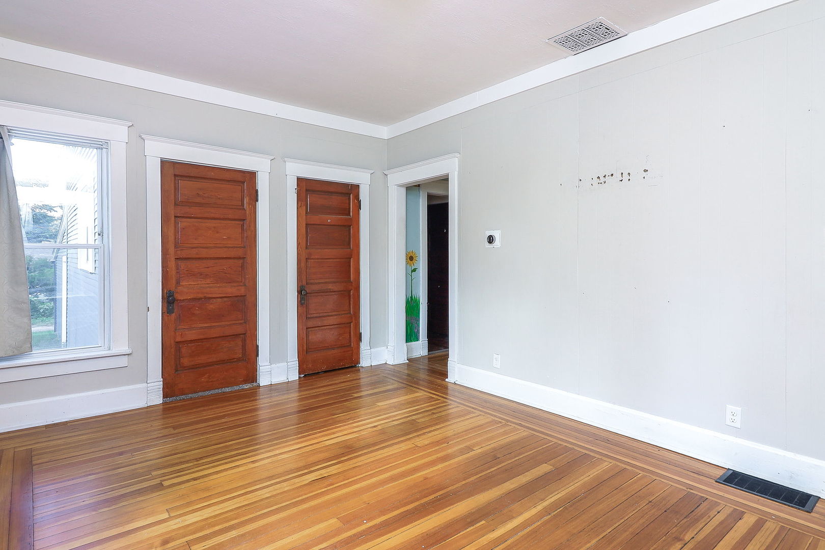 301 E Van Emmon Street, Yorkville, IL 60560