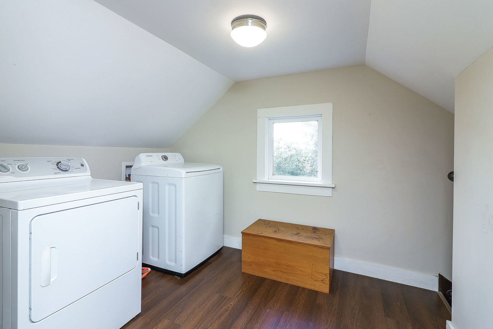 301 E Van Emmon Street, Yorkville, IL 60560