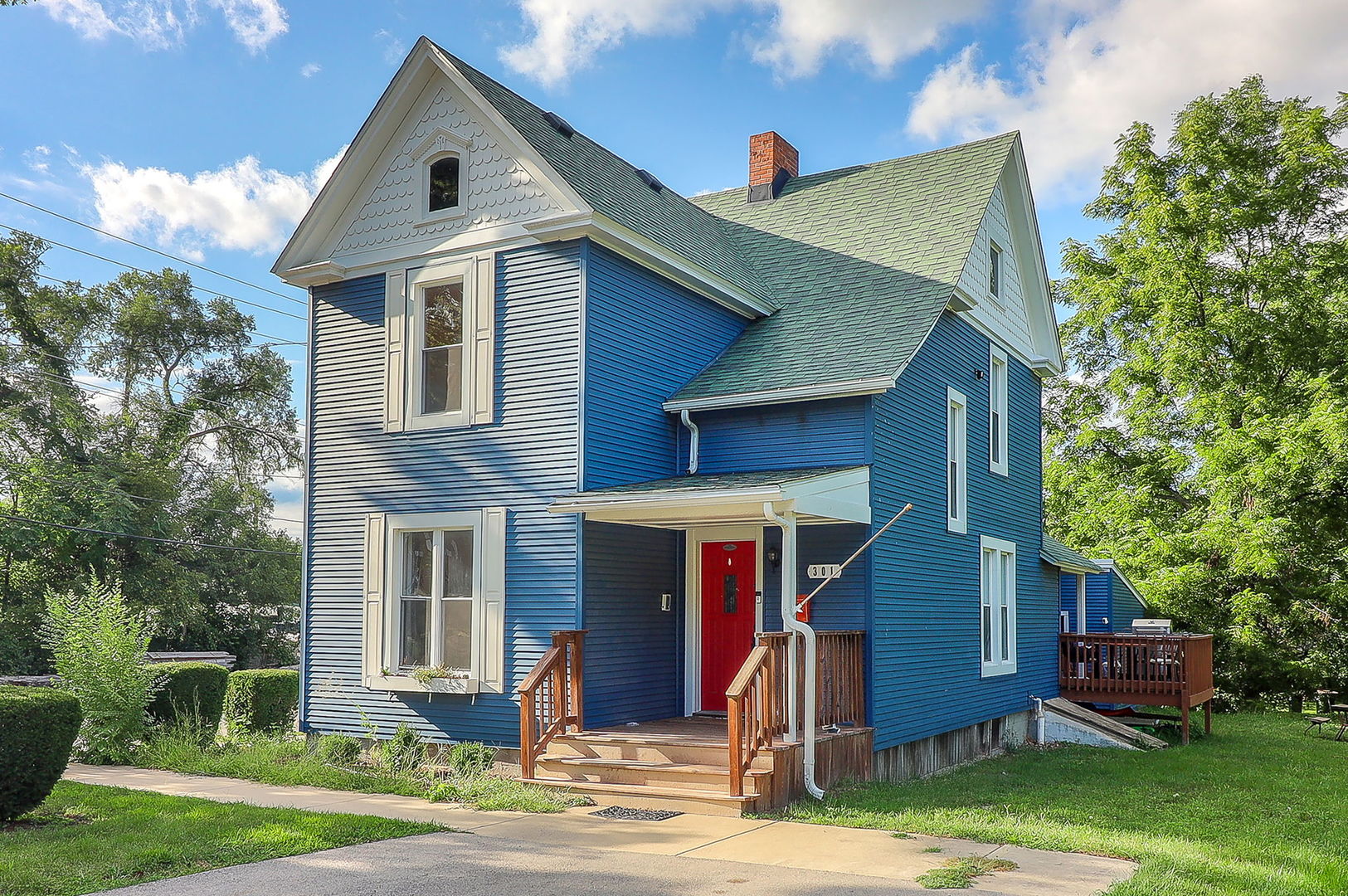 301 E Van Emmon Street, Yorkville, IL 60560