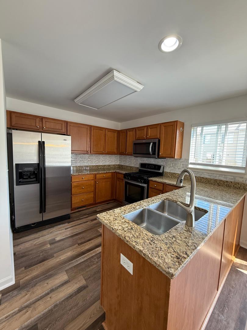 623 Lincoln Station Drive, Oswego, IL 60543