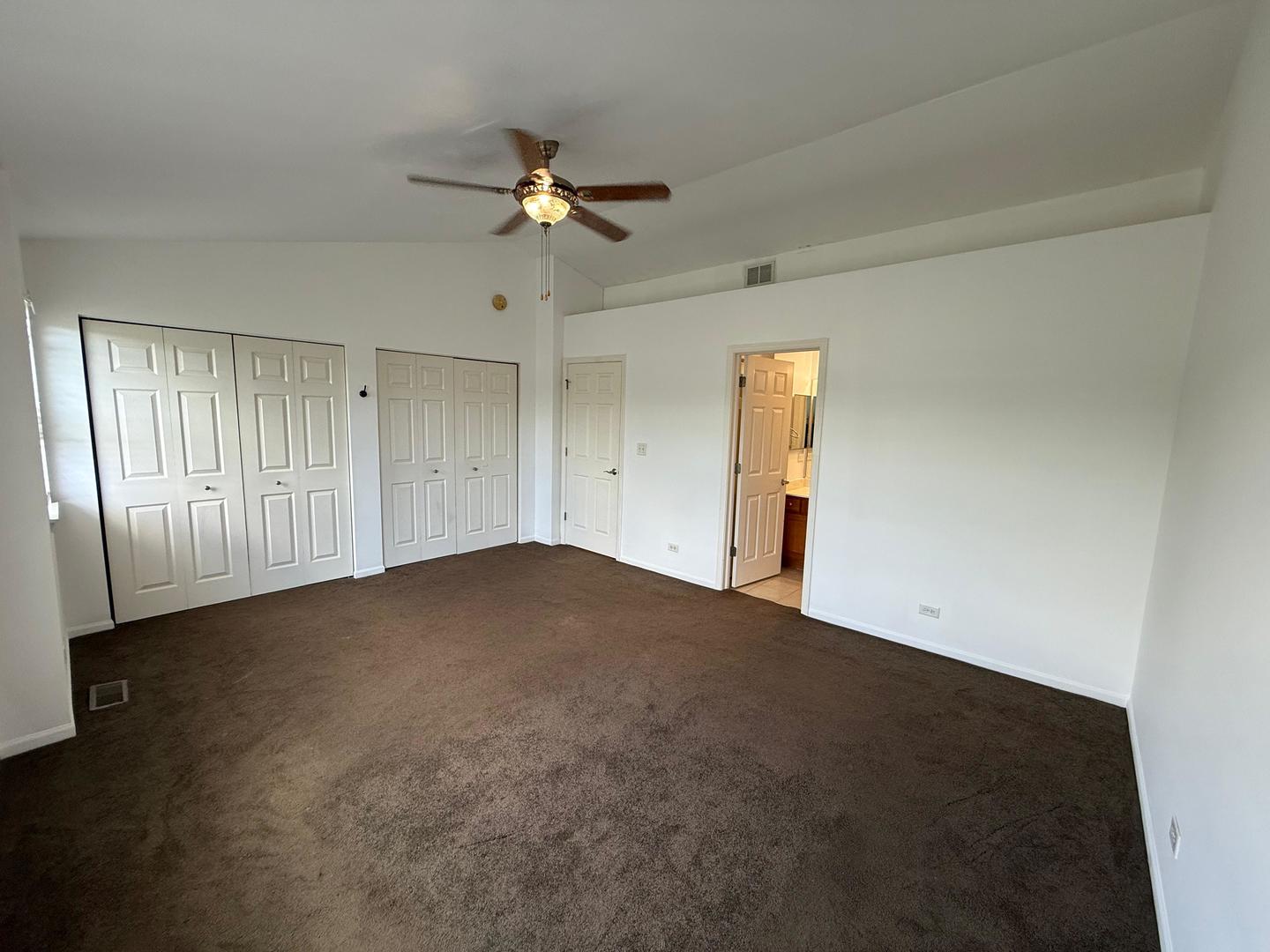 623 Lincoln Station Drive, Oswego, IL 60543